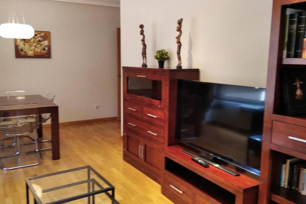 Ferienwohnung La Terraza De La Florida Terraza 225 M2 Oviédo Exterior foto